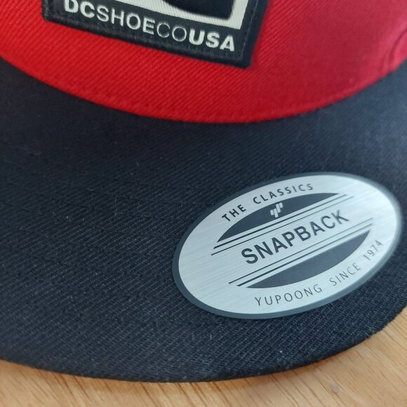 DC Shoe Co Classic adjustable Snapback Red and Black Baseball Cap - Picture 3 of 9